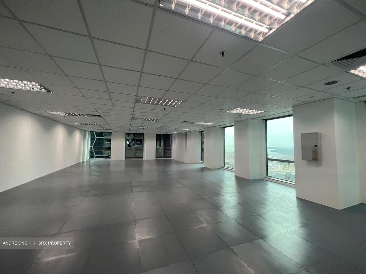 Oue Downtown (D1), Office #576568581